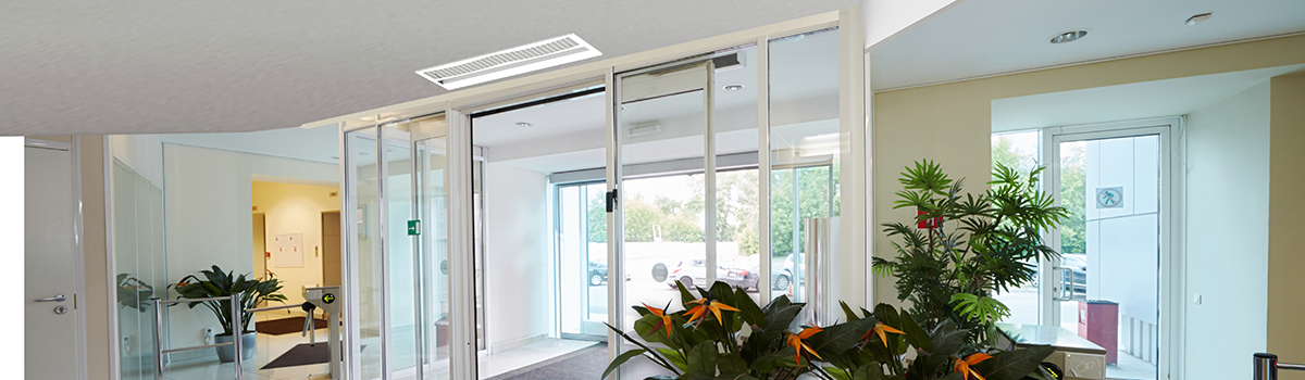 Descubre cómo las cortinas de aire de Tecnosystemi pueden mejorar la eficiencia energética en tu negocio